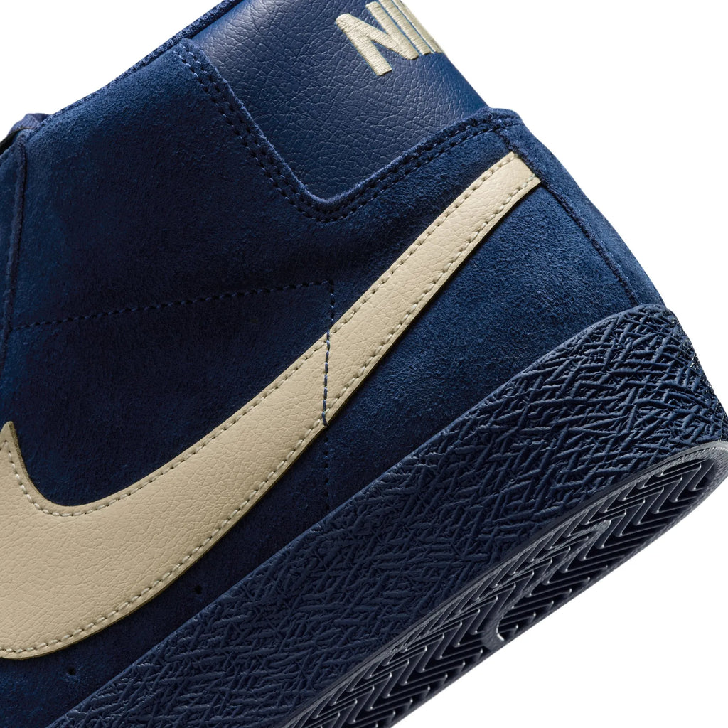 Zoom Blazer Mid